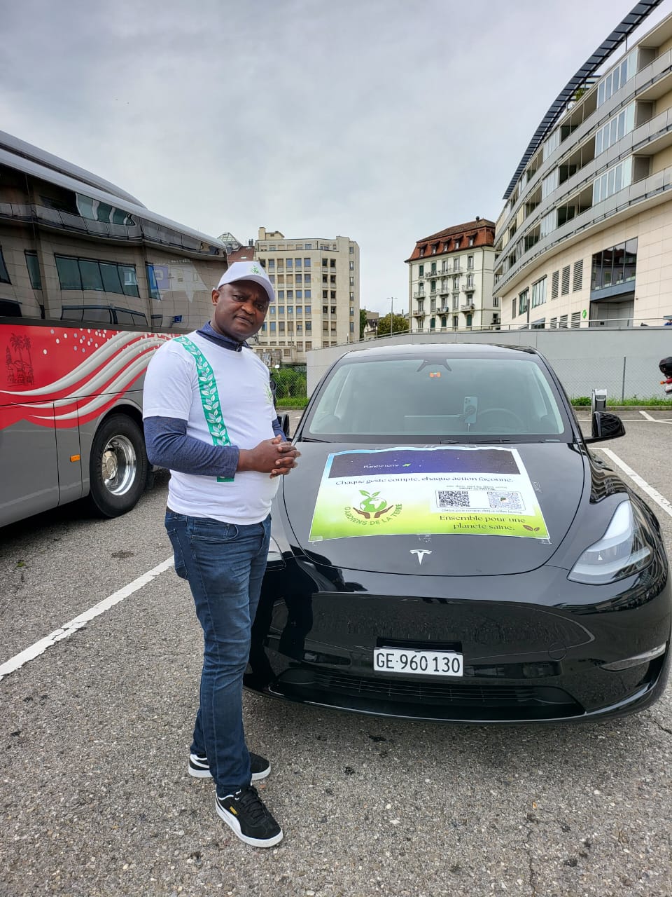 Notre engagement roule désormais à l'électrique : présentation du nouveau véhicule de l'association.