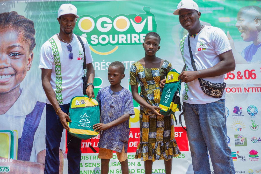 Vogan: plus de 200 kits scolaires offerts aux enfants de zooti N'Titikopé pour une rentrée pleine d'espoir