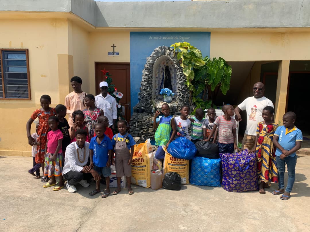 noël solidaire à aglégan et baguida: une action de partage et d'espoir.